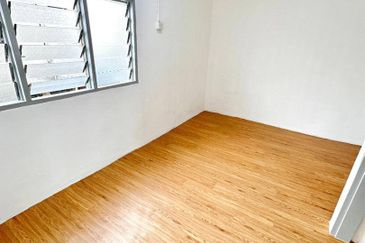 Jalan Bunga Raya, Taman Sri Lalang, Ayer Hitam