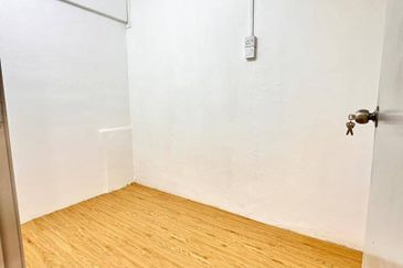 Jalan Bunga Raya, Taman Sri Lalang, Ayer Hitam