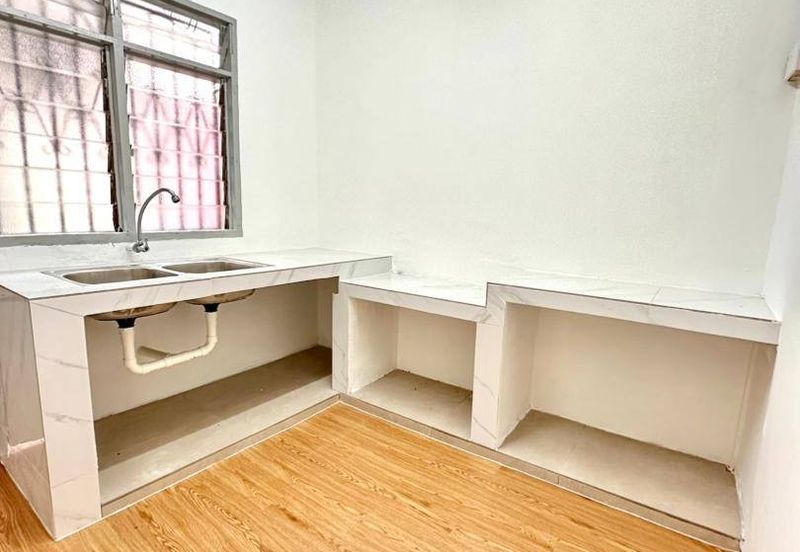 Jalan Bunga Raya, Taman Sri Lalang, Ayer Hitam