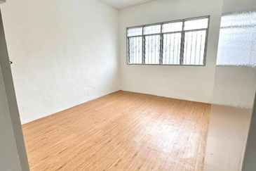 Jalan Bunga Raya, Taman Sri Lalang, Ayer Hitam