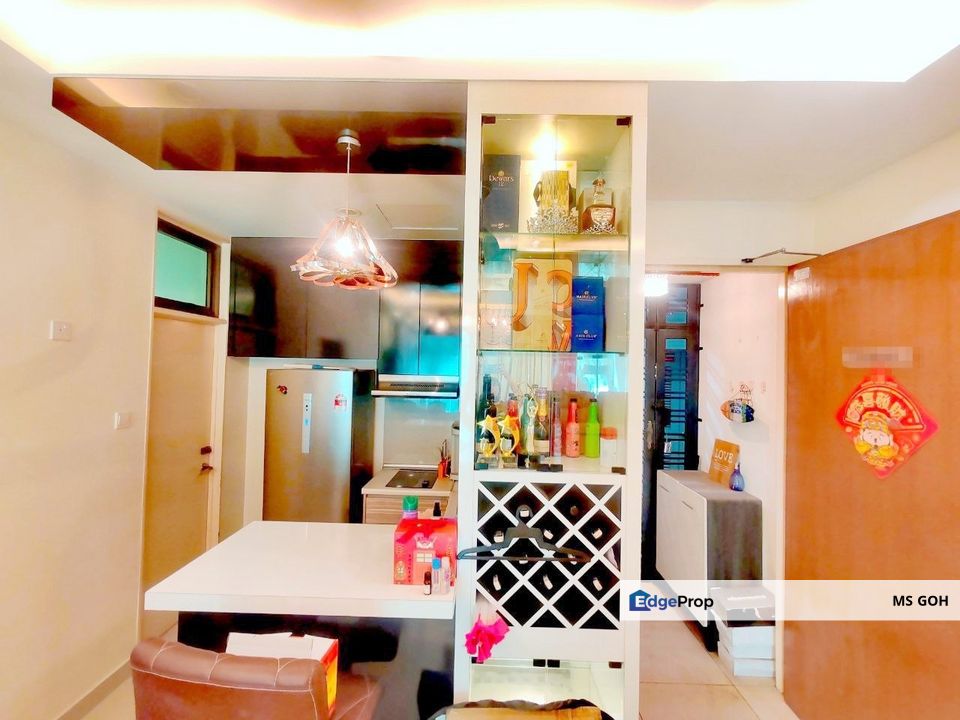 Taman Saujana Masai ( Near Molek, Johor Jaya ) PARC Regency Apartment, Johor, Masai