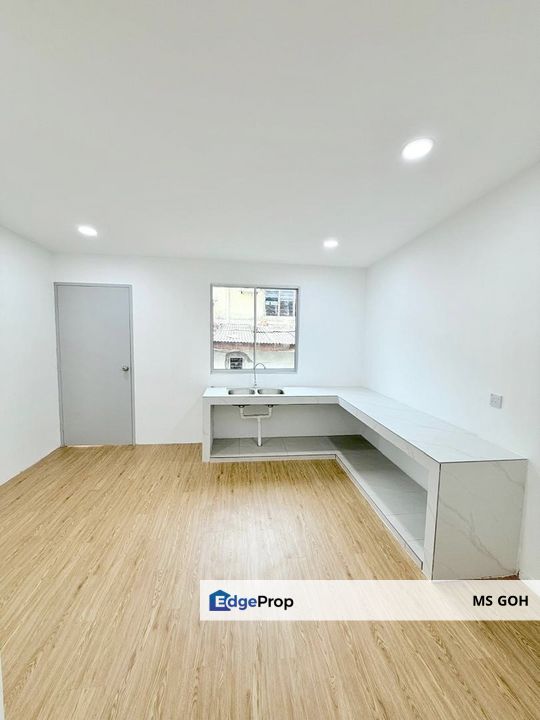 Jalan Chenderawasih, Taman Mewah, Labis, Johor, Labis