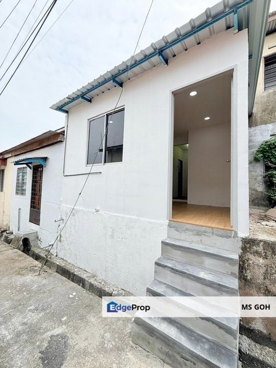 Jalan Chenderawasih, Taman Mewah, Labis, Johor, Labis