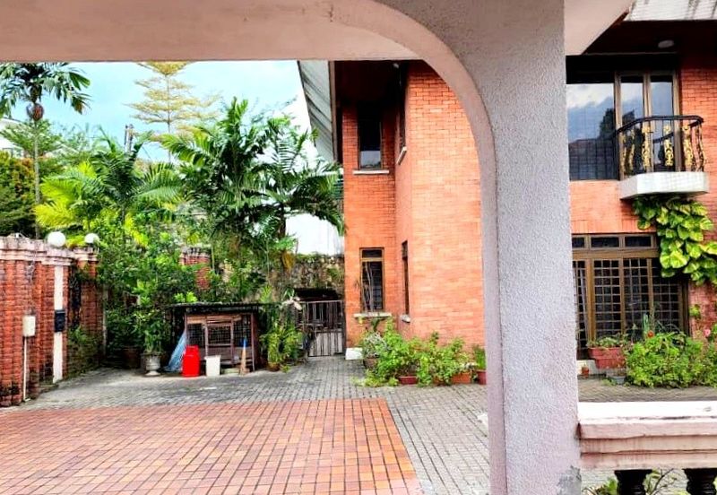 Bukit Pantai (Pantai Hill)