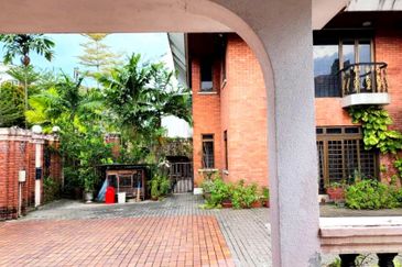 Bukit Pantai (Pantai Hill)