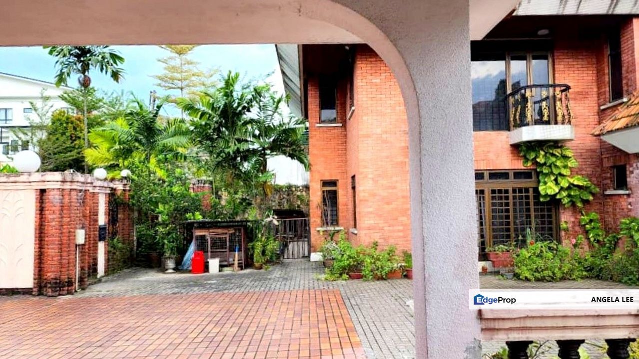 Bangsar Bukit Pantai Bungalow with Pool & Huge Land for Sale, Kuala Lumpur, Pantai