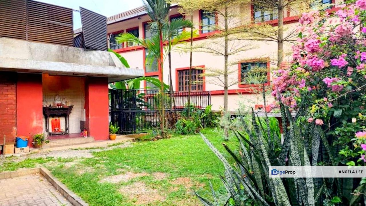 Bangsar Bukit Pantai Bungalow with Pool & Huge Land for Sale, Kuala Lumpur, Pantai