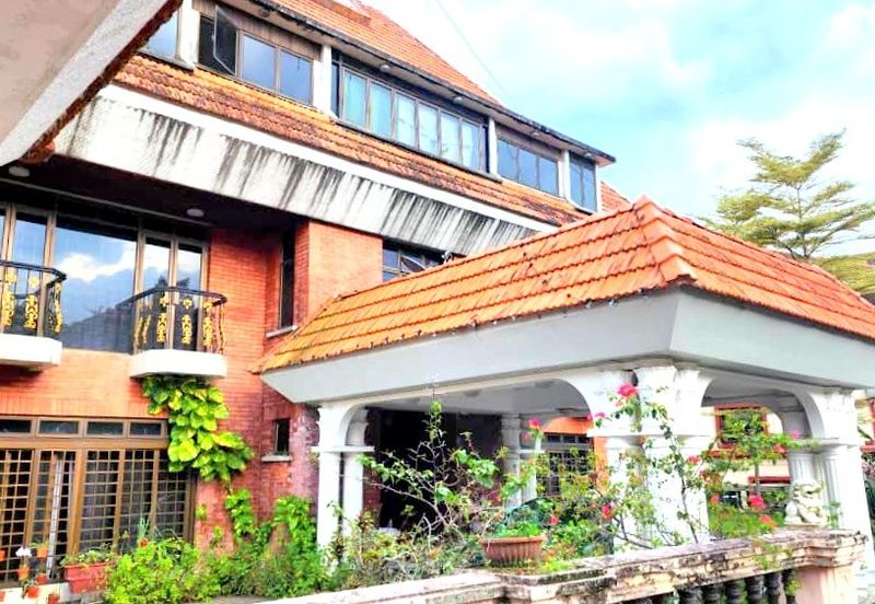 Bukit Pantai (Pantai Hill)