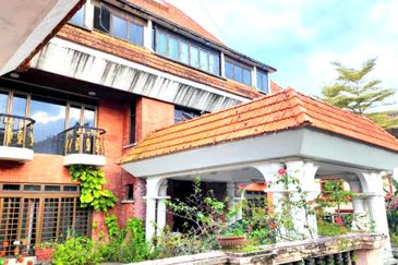 Bukit Pantai (Pantai Hill)