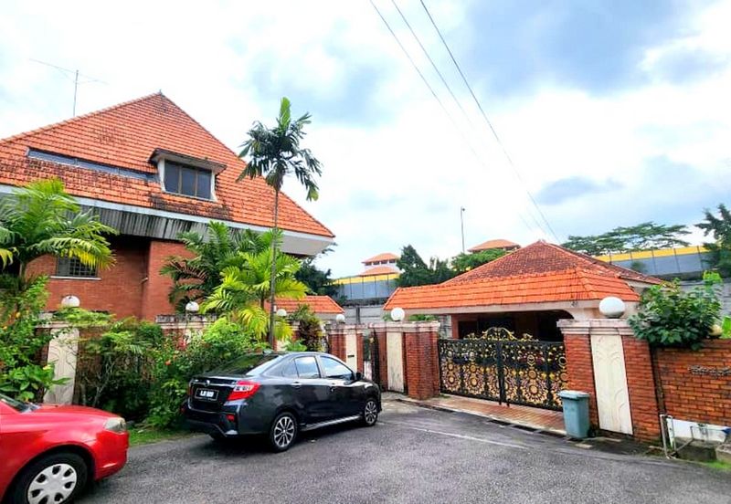 Bukit Pantai (Pantai Hill)