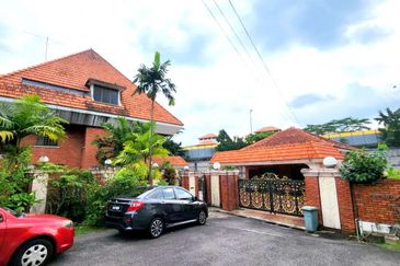 Bukit Pantai (Pantai Hill)