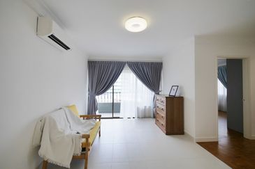 Merak Kayangan Court