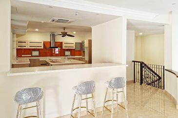 Bukit Pantai (Pantai Hill)