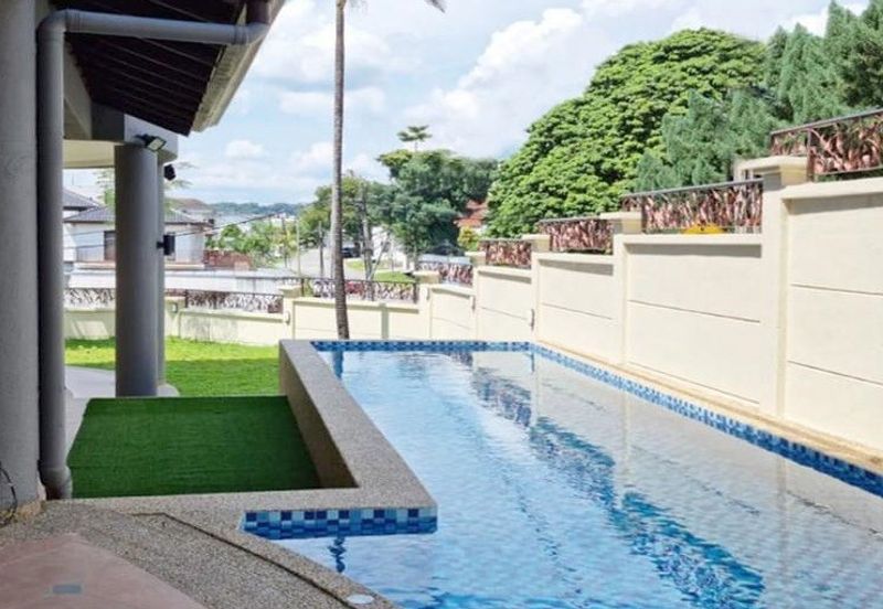 Bukit Pantai (Pantai Hill)