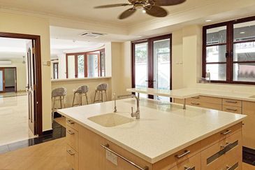 Bukit Pantai (Pantai Hill)