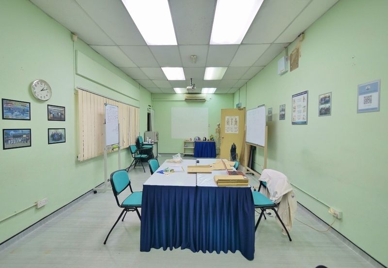 Titiwangsa Commercial Zoning 1-Storey Bungalow for Sale