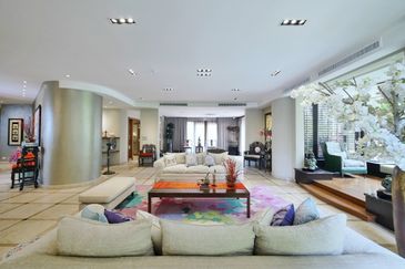 Bukit Pantai (Pantai Hill)