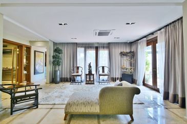 Bukit Pantai (Pantai Hill)