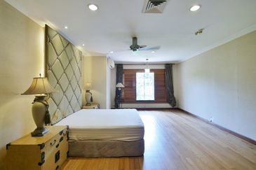 Bukit Pantai (Pantai Hill)