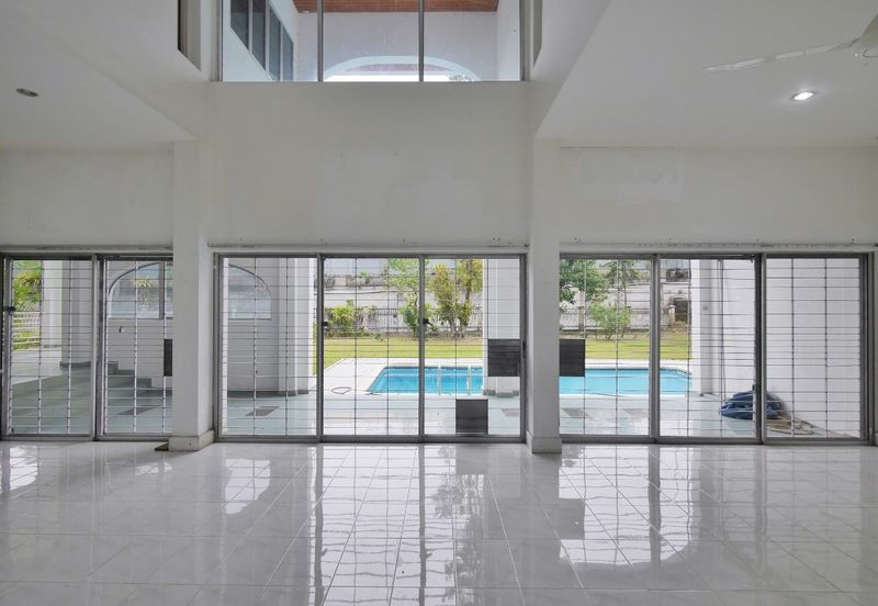 Bukit Pantai (Pantai Hill)