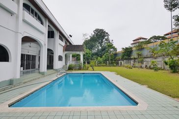 Bukit Pantai (Pantai Hill)