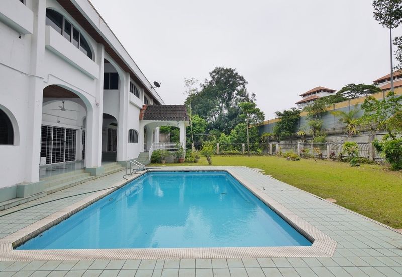 Bukit Pantai (Pantai Hill)