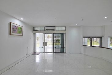 Bukit Pantai (Pantai Hill)