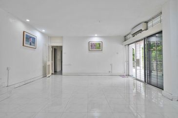 Bukit Pantai (Pantai Hill)