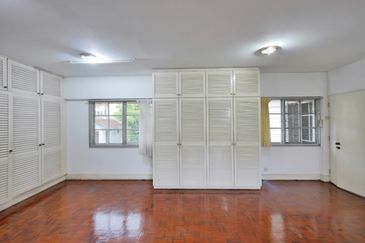 Bukit Pantai (Pantai Hill)