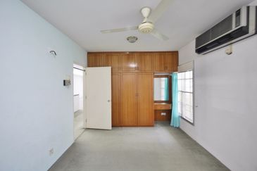 Bukit Pantai (Pantai Hill)