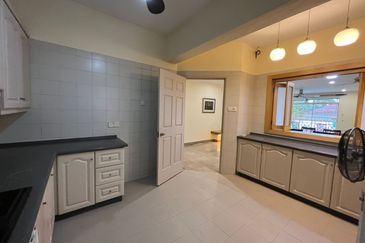 Bungaraya Kondominium, Saujana Subang