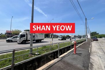 Kawasan Perniagaan Simpang Ampat