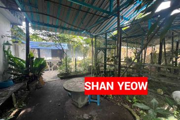 Kawasan Perniagaan Simpang Ampat