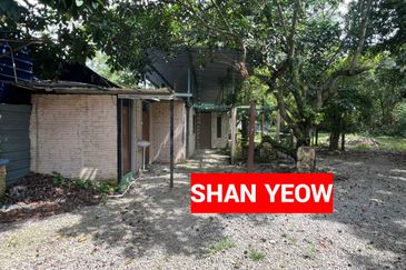 Kawasan Perniagaan Simpang Ampat