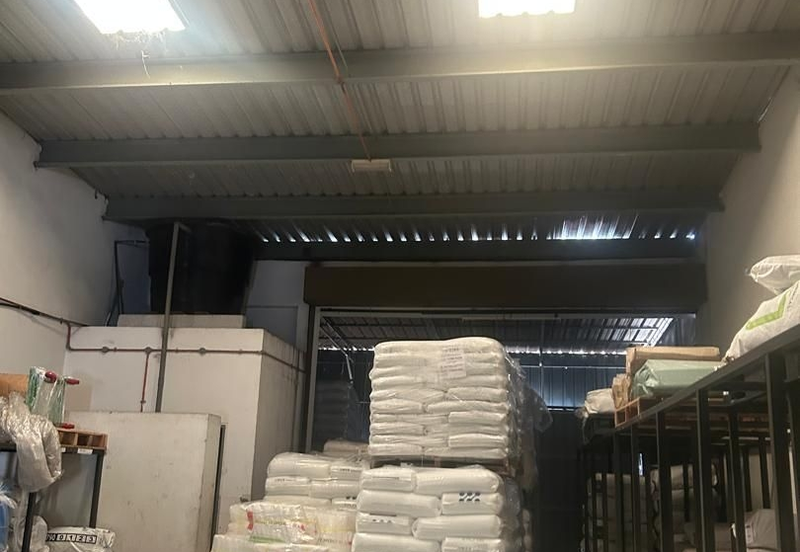 INDUSTRI PERMATANG TINGGI