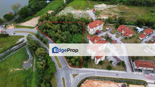 NEAR MAINROAD Commercial Land Seri Putra Bangi, Selangor, Bangi