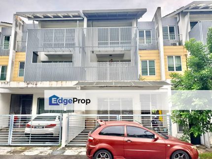 RENOVATED GUARDED 3123ft 2.5 Storey Terrace House Nadayu 92 Kajang, Selangor, Kajang