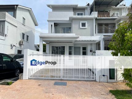 RENOVATED END LOT 2.5 Storey House Seri Wirani Seksyen 8 Bangi, Selangor, Kajang