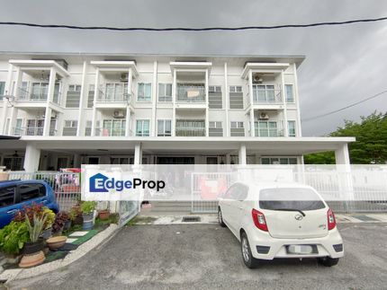 FREEHOLD 3090ft 3 Storey House Aman Permai Kajang, Selangor, Kajang