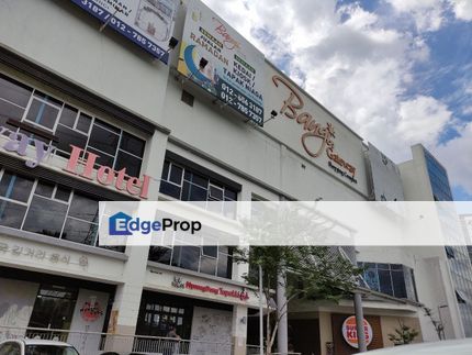 MAIN ENTRANCE 4378ft 3 Storey Shop Lot Bangi Gateway Seksyen 15, Selangor, Bangi