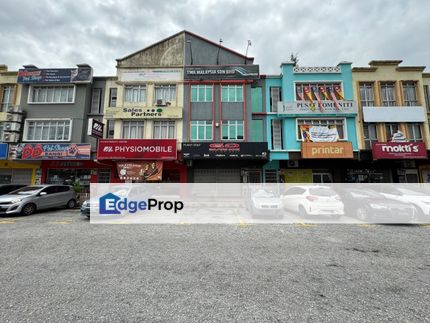 STRATEGIC LOCATION RENOVATED 4200ft 3 Storey Shop Lot Seksyen 9 Bangi , Selangor, Bangi
