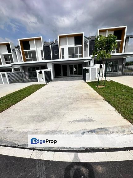 FREEHOLD GUARDED 2082ft 2 Storey Terrace House Serene Height Bangi, Selangor, Semenyih