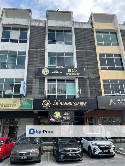 STRATEGIC LOCATION FOR RENT 1500ft Shop Lot Office Seri Putra Bangi, Selangor, Bangi