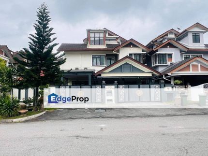GUARDED RENOVATED 4612ft2.5 Storey Semi D House Puncak Bangi Seksyen 6, Selangor, Bangi