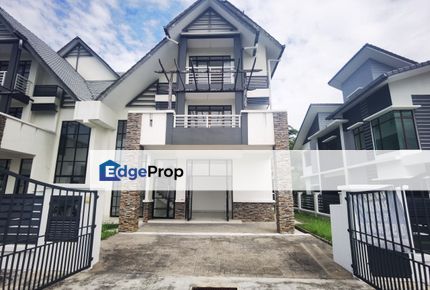 FACING LAKE BUMI 3200ft Semi D House Seksyen 3 Bangi, Selangor, Bangi