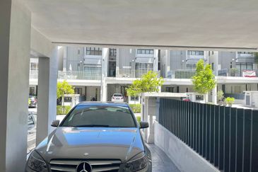 Crescent Park Townvilla