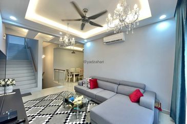 Crescent Park Townvilla