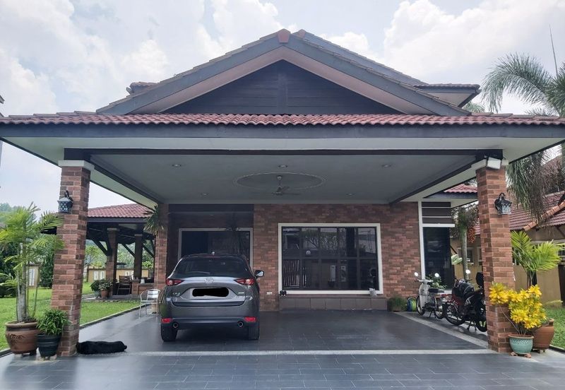 Putra Hill Residency