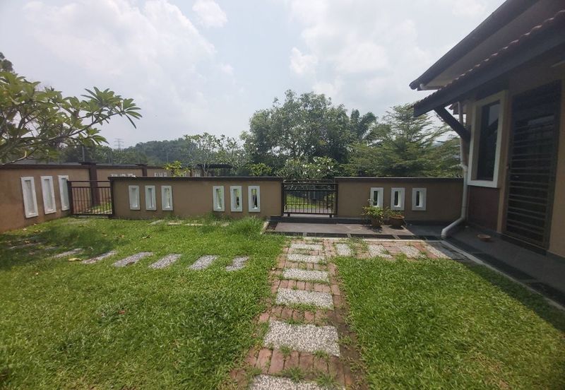 Putra Hill Residency