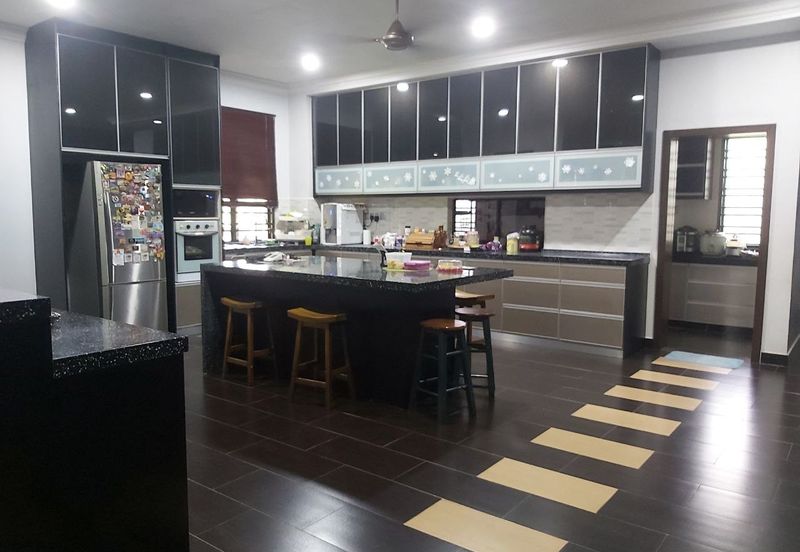 Putra Hill Residency